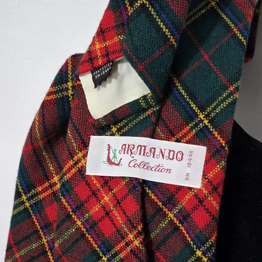 Vintage 70's Plaid Tartan Tie Green Red Yellow